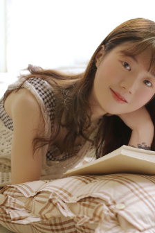 边吃奶边啪口述全过程